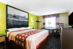 Гостиница Super 8 by Wyndham Brunswick/St Simons Island Area  Брансуик